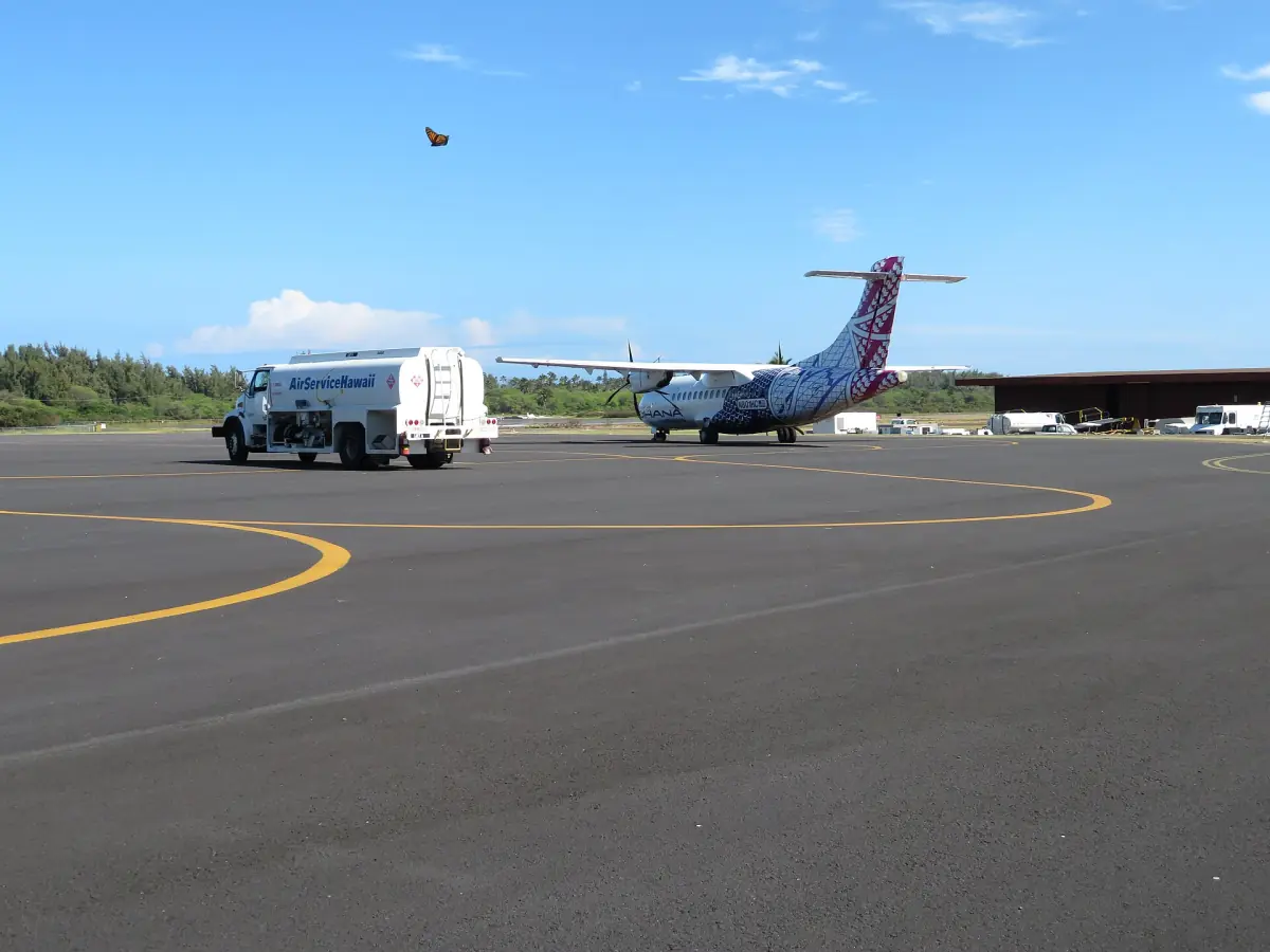 A plane at Kahului Airport